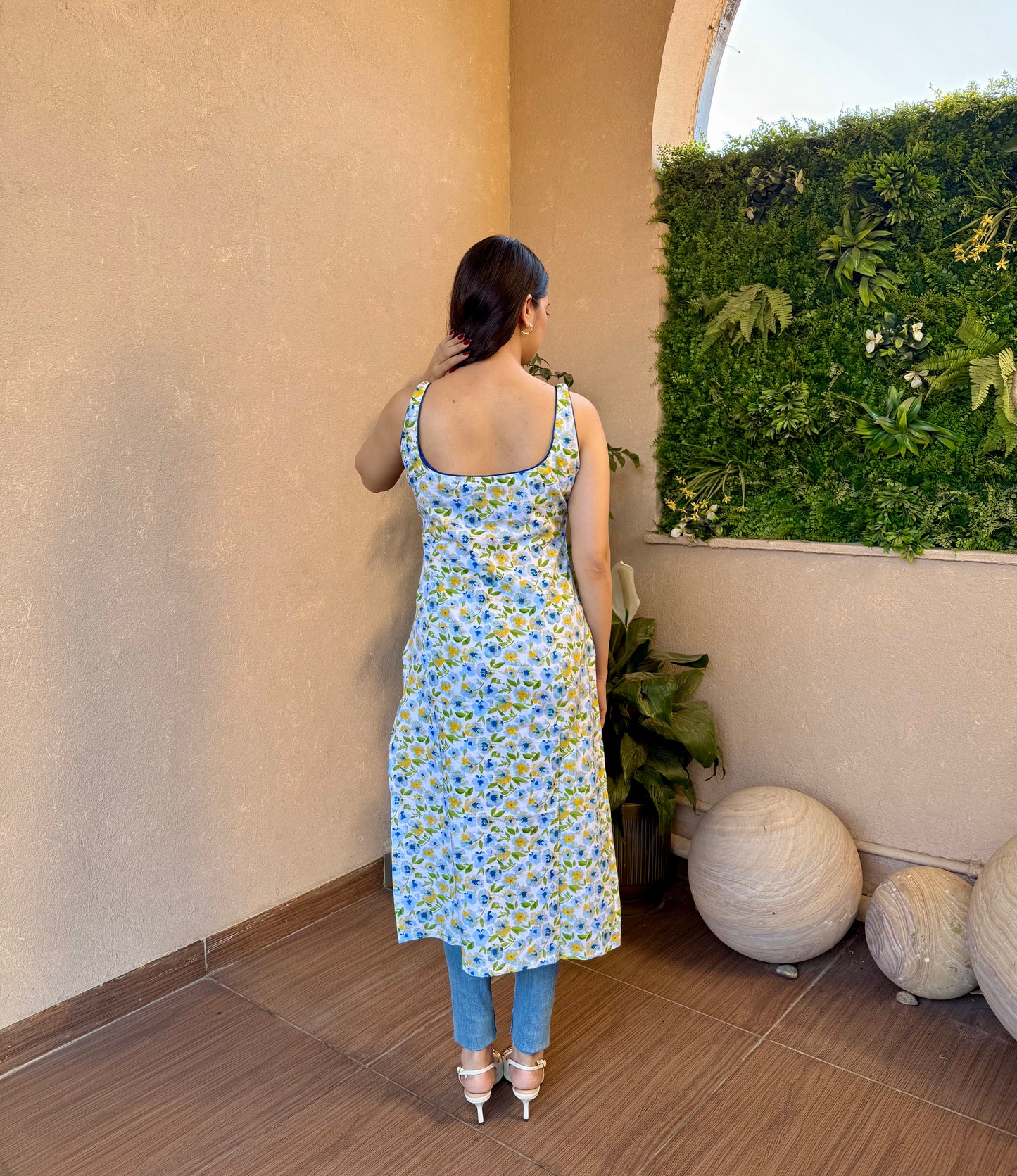 Becky sleeveless kurta