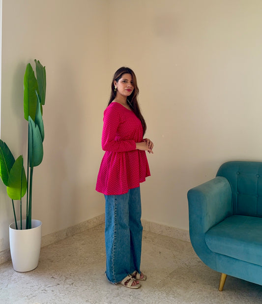 Gulabi noor short kurti