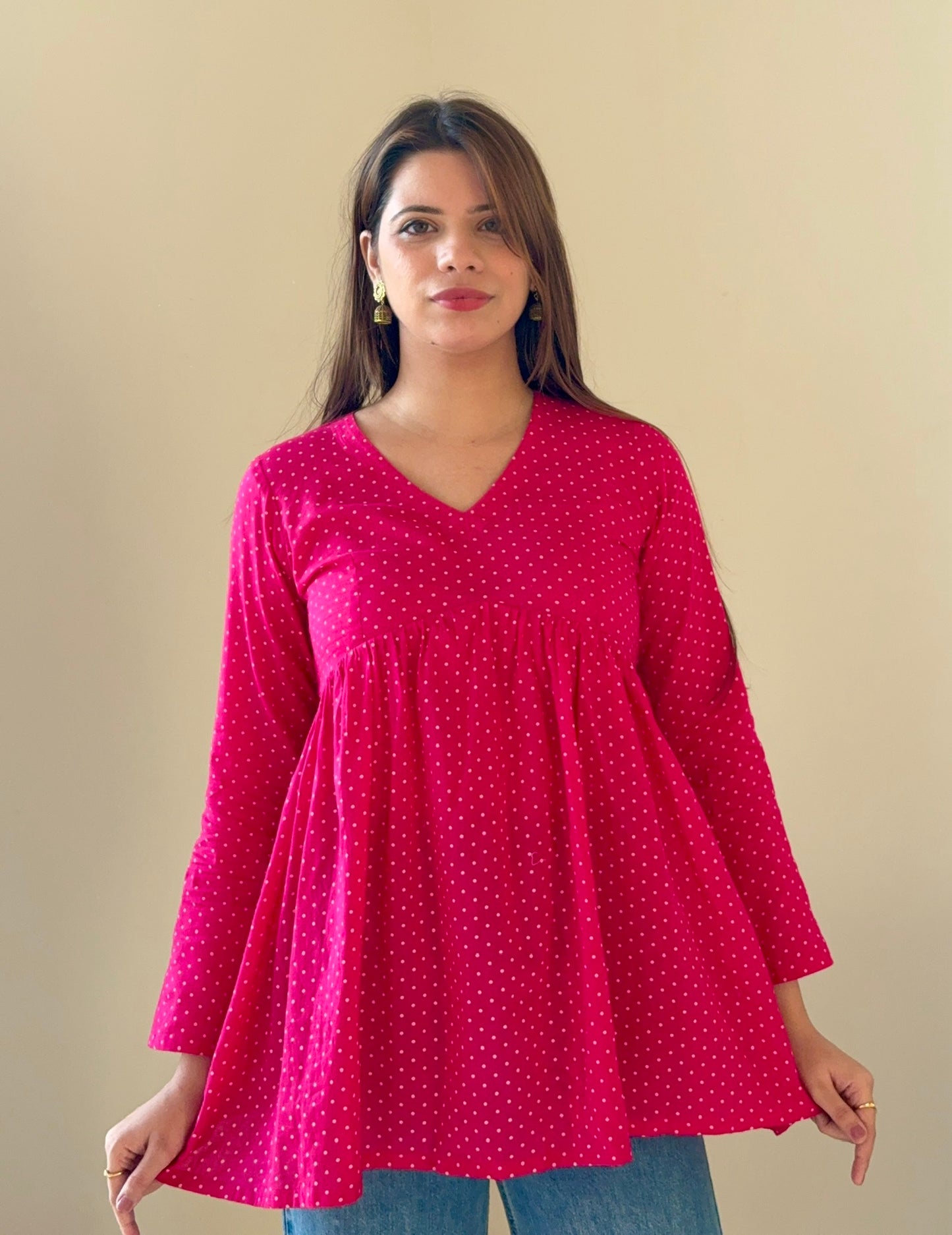 Gulabi noor short kurti