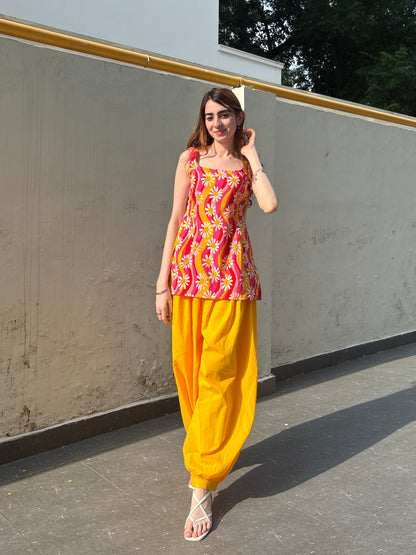 Sunshine Bloom Floral Printed Sleeveless Kurti with Yellow Patiala Salwar Co-Ord Set for Women