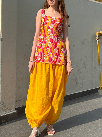 Sunshine Bloom Floral Printed Sleeveless Kurti with Yellow Patiala Salwar Co-Ord Set for Women
