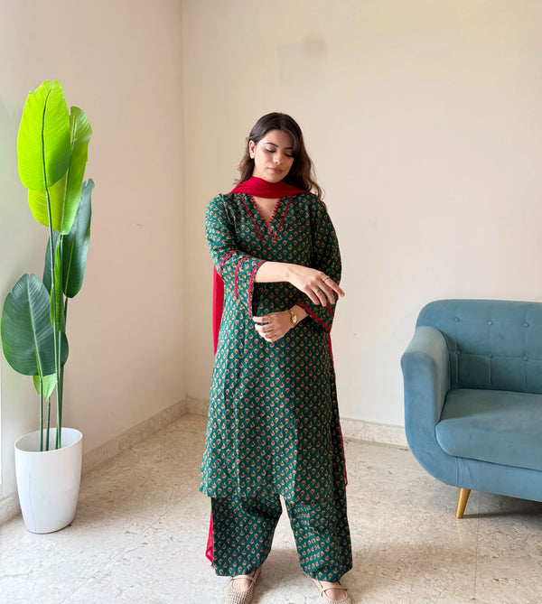 Emerald Green Printed Kurta Set with Red Dupatta | Elegant Festive Wear