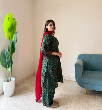 Emerald Green Printed Kurta Set with Red Dupatta | Elegant Festive Wear