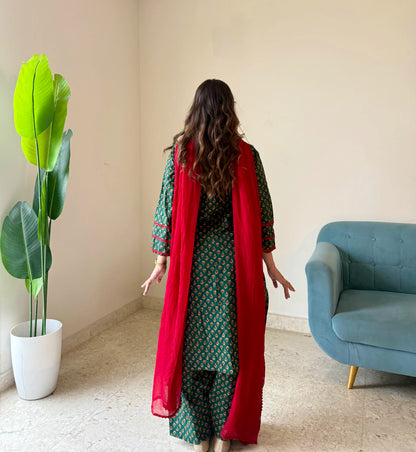 Emerald Green Printed Kurta Set with Red Dupatta | Elegant Festive Wear